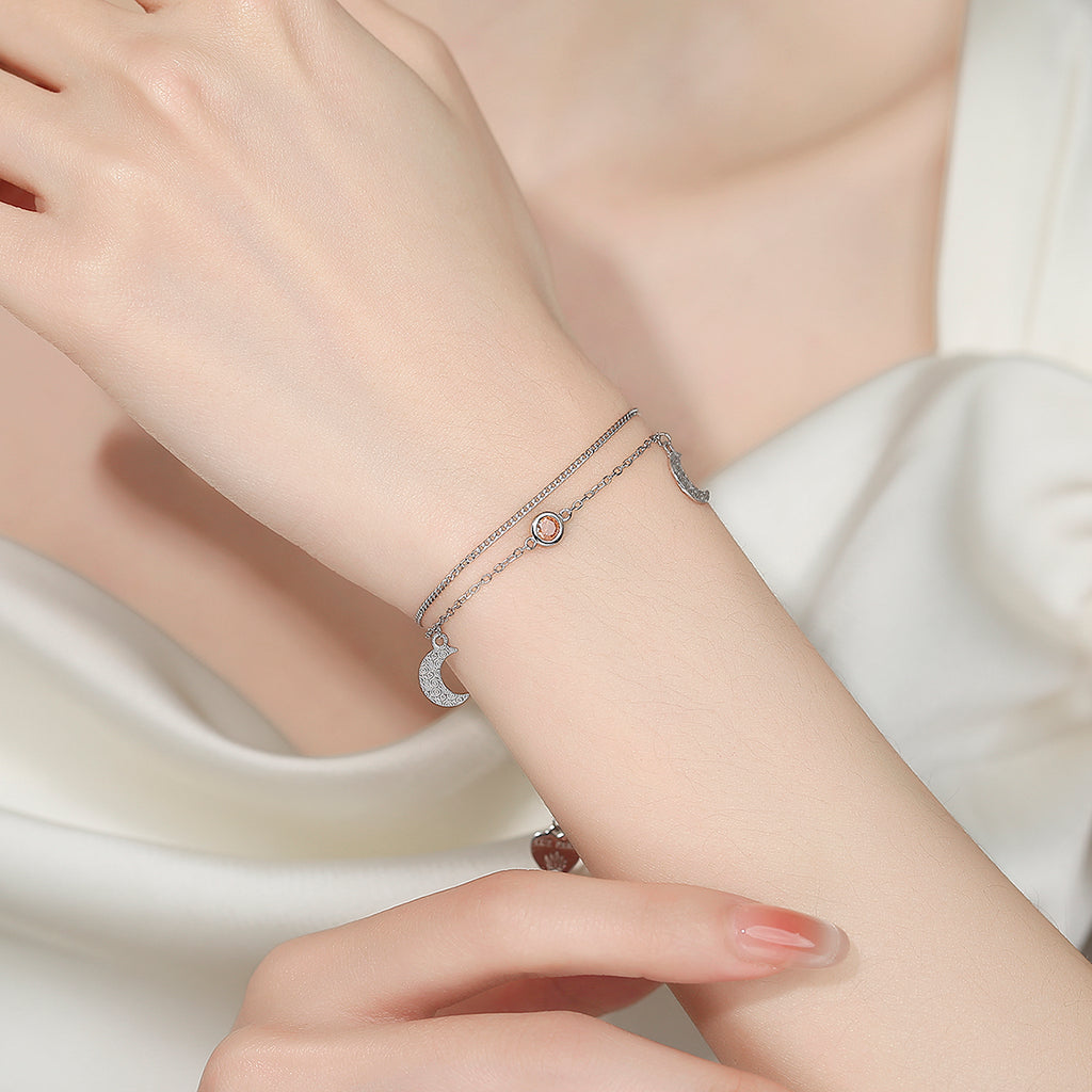 Pulsera Plata 925mls con Circonita Roja, Dos Lunas y Dos Estrellas | Magia, Brillo y Estilo Único