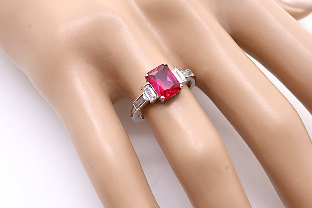 Anillo Plata 925 con Circonita Roja Rubí y 4 Circonitas Blancas | Corte Princesa | Disponible en 6 Tallas | Regalo Elegante para Mujer