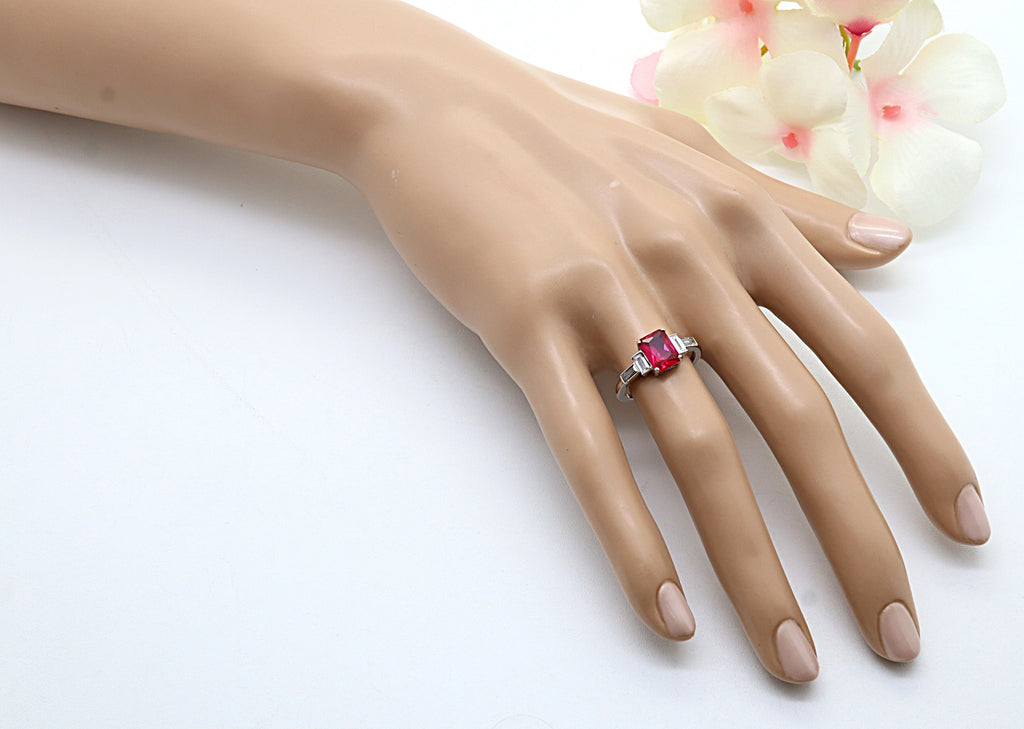 Anillo Plata 925 con Circonita Roja Rubí y 4 Circonitas Blancas | Corte Princesa | Disponible en 6 Tallas | Regalo Elegante para Mujer