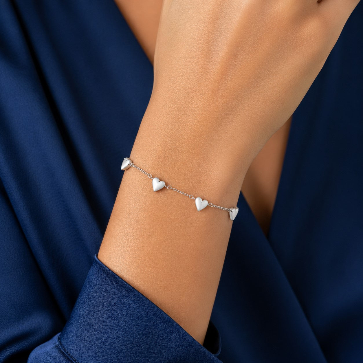 Pulsera Plata 925mls con Cinco Corazones | Elegancia Romántica | Joya Mujer