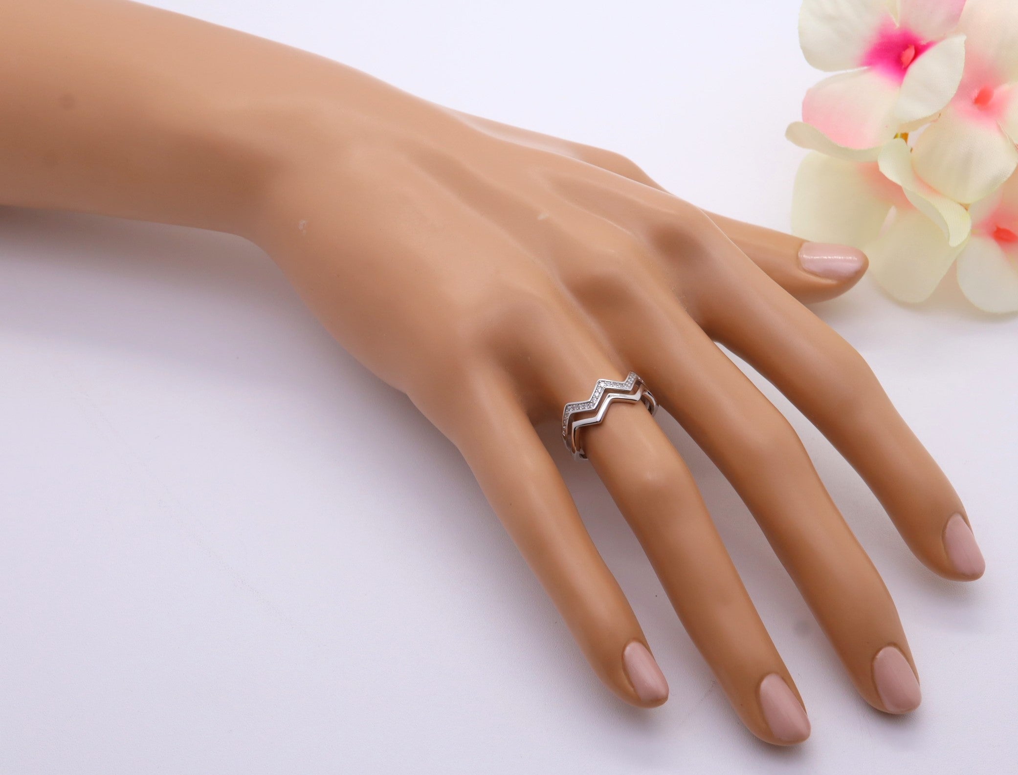 Anillo Plata 925mls Zig Zag con Circonitas blancas