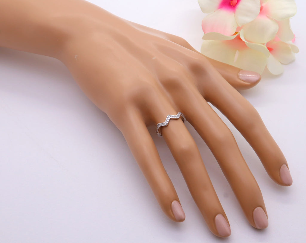 Anillo Plata 925 diseño Zig Zag con Circonitas blancas • Joya moderna minimalista • Regalo elegante para mujer