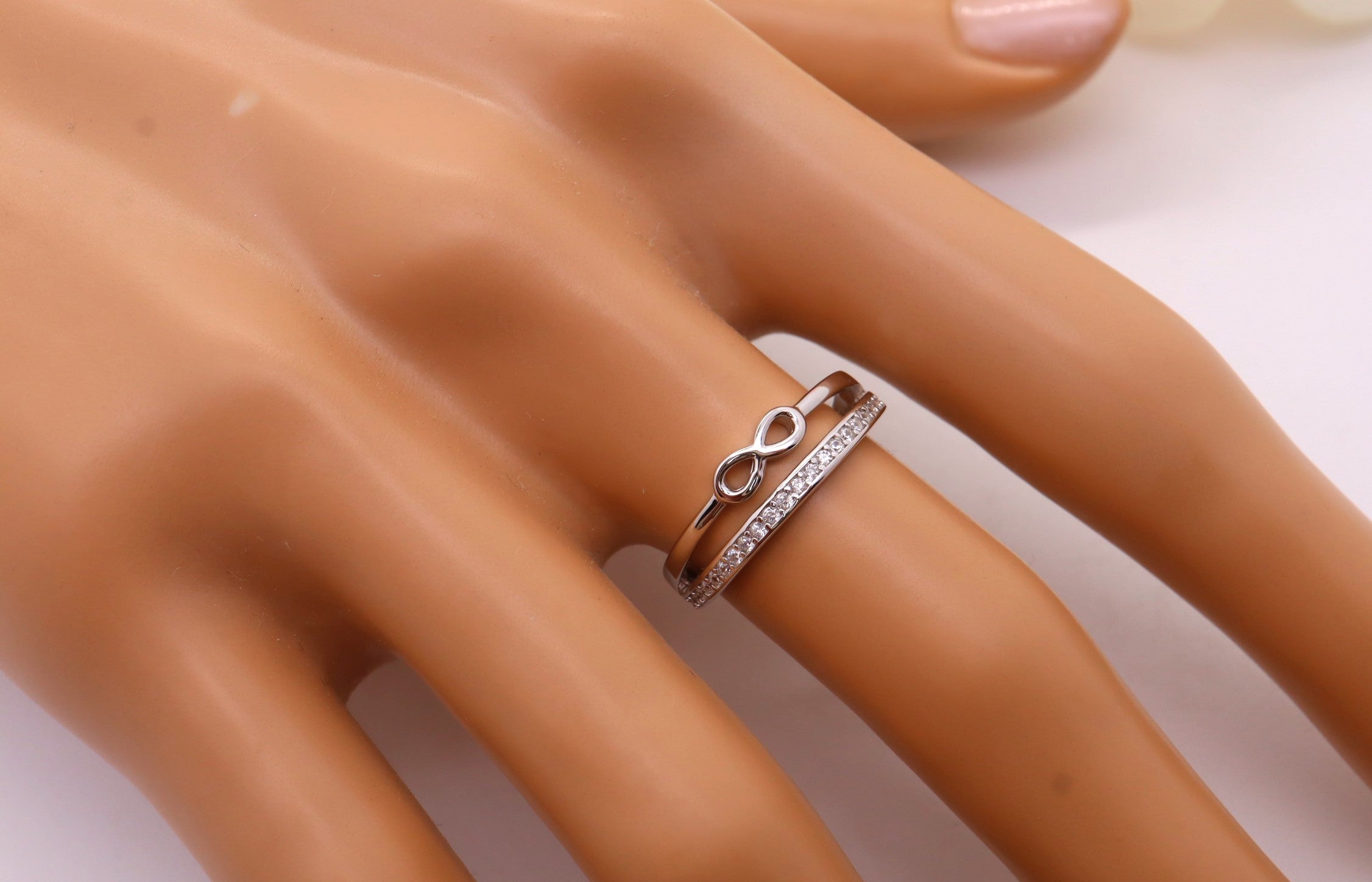 Anillo Plata 925mls Infinito con Circonitas blancas