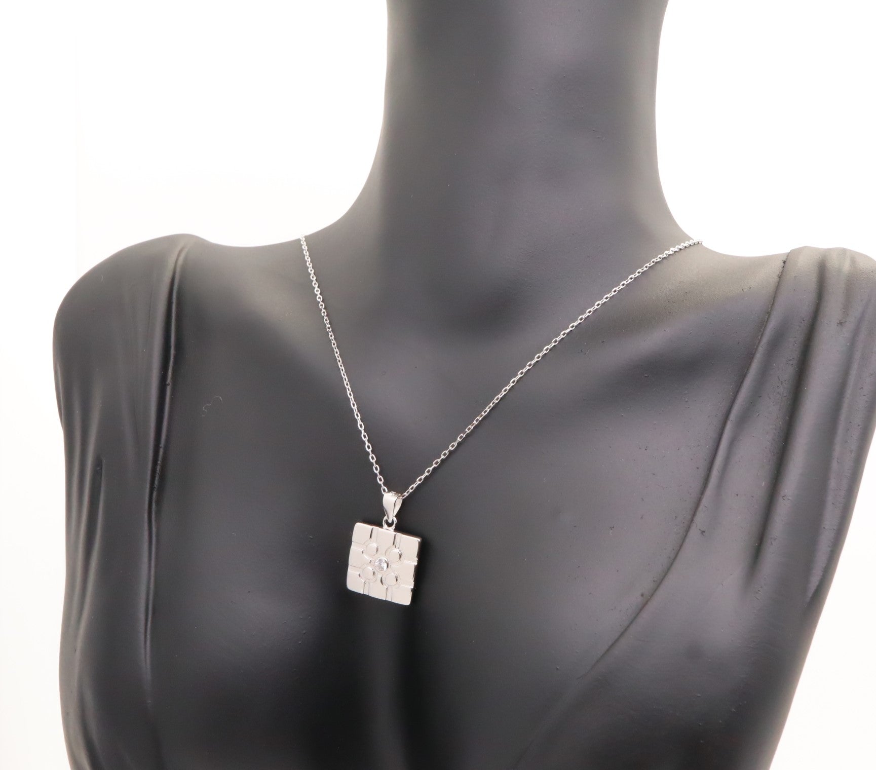 Collar Plata 925mls Baldosa Bilbao circonita blanca