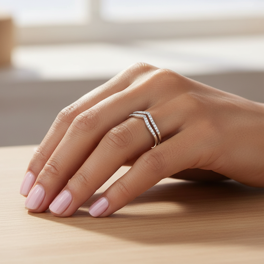 Anillo Plata 925mls doble V Circonitas