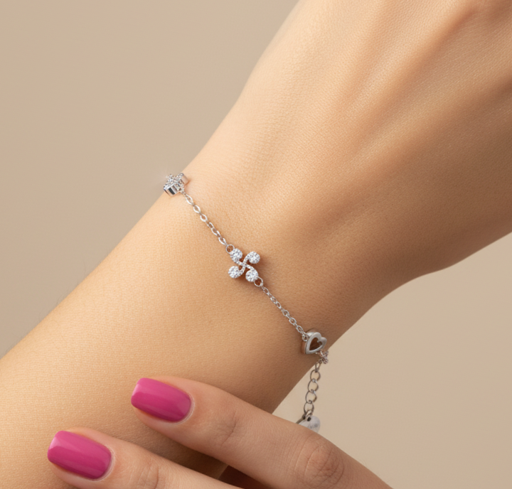 Pulsera Plata 925mls con 3 Lauburu Vasco y 2 Corazones | Joyería Vasca | Diseño Exclusivo LUZ PARIS