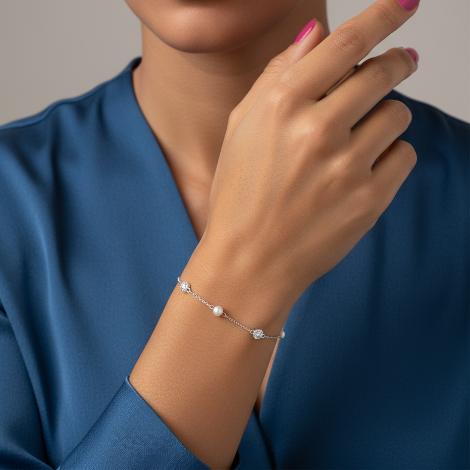 Pulsera Plata 925mls con Tres Perlas y 4 Circonitas Blancas | Joyería Elegante Mujer | Regalo Fino | Pulsera Ajustable Hecha a Mano