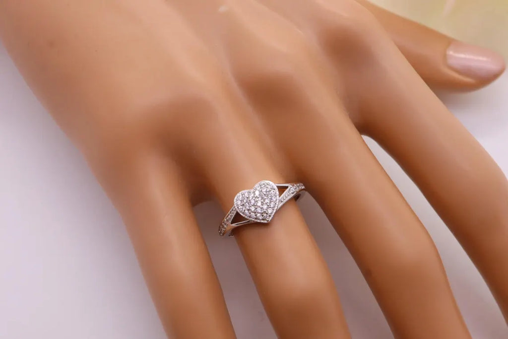 Anillo Plata 925mls Corazón con Circonitas blancas | Joyería Fina