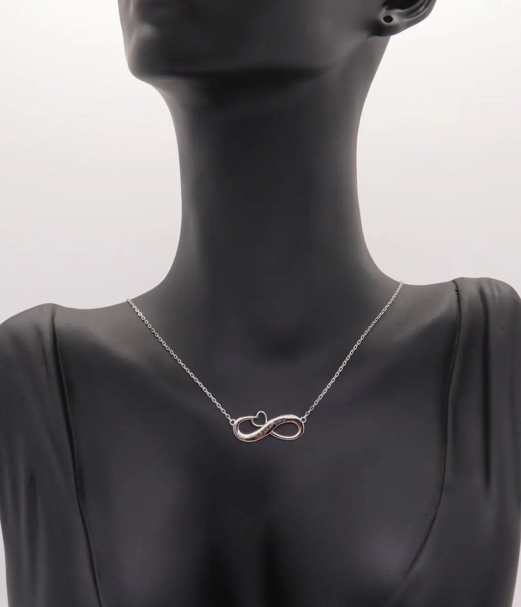 Collar Plata 925mls Corazón Infinito "I love You" con Circonitas — Amor Eterno y Elegancia