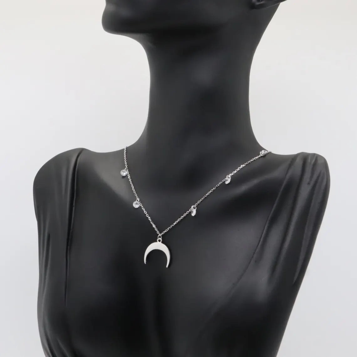 Collar Plata 925mls Luna y 6 circonitas blancas