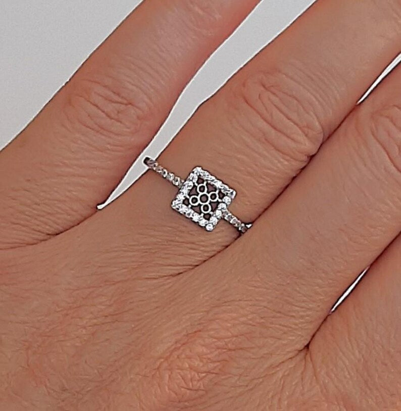 Anillo Plata 925 Baldosa Bilbao – Diseño Exclusivo con Circonitas Blancas – Joya Artesanal Inspirada en el País Vasco (disponible 6 Tallas)