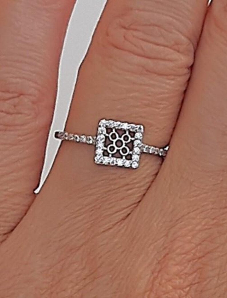 Anillo Plata 925 Baldosa Bilbao – Diseño Exclusivo con Circonitas Blancas – Joya Artesanal Inspirada en el País Vasco (disponible 6 Tallas)