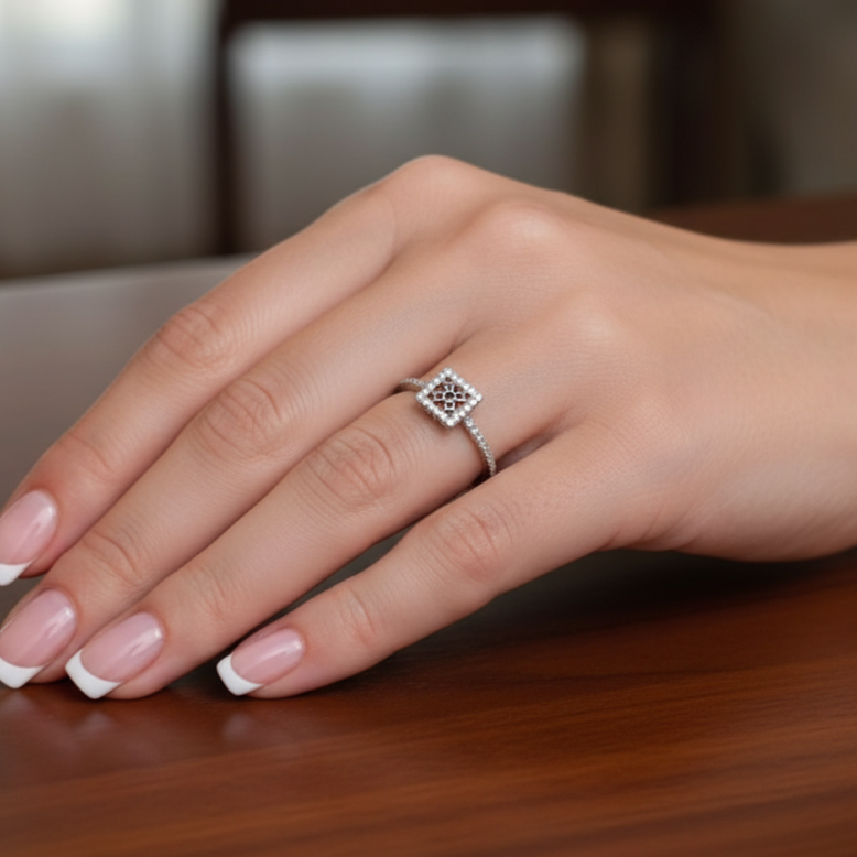 Anillo Plata 925 Baldosa Bilbao – Diseño Exclusivo con Circonitas Blancas – Joya Artesanal Inspirada en el País Vasco (disponible 6 Tallas)